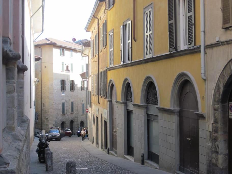 Casa Lalla In Centro Storico A Бергамо Экстерьер фото